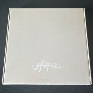 Utopia box 5